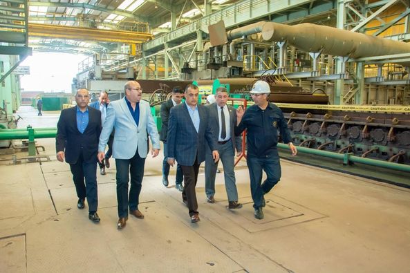 "وزير الدولة للإنتاج الحربي" يتفقد خطوط الإنتاج بشركة "أبو زعبل للصناعات الهندسية"