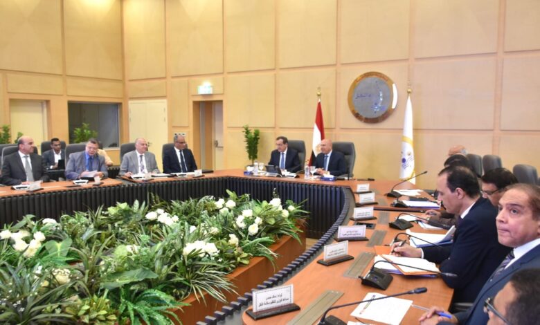 إجتماع موسع لوزيرا النقل والبترول لبحث المستجدات للمشروعات المشرتكة
