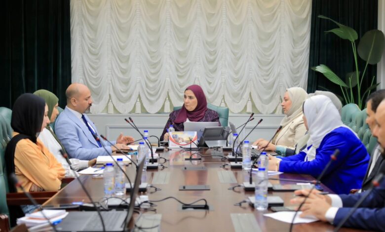 القباج تجتمع بفريق تنمية الأصول بالوزارة لتعظيم الاستثمار وتنمية الموارد