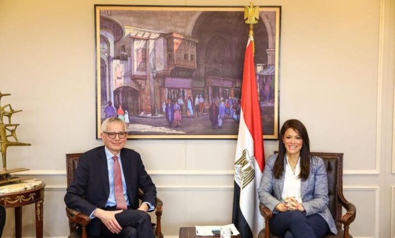 المشاط تُناقش آفاق التعاون مع وكالة تمويل الصادرات البريطانية
