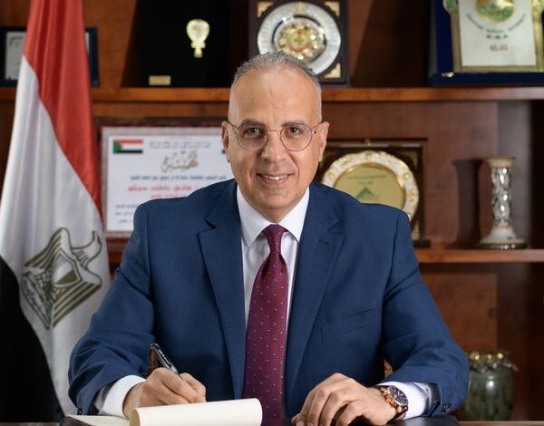 تحديث أنظمة وأجهزة التشغيل والتحكم فى قناطر إسنا الجديدة