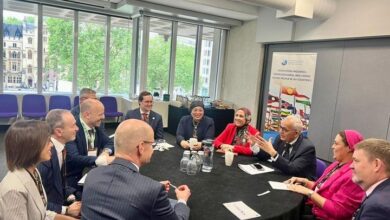 حجازى يلتقي بالفريق التنفيذي للبكالوريا الدولية (IB) بلندن لبحث سبل التعاون