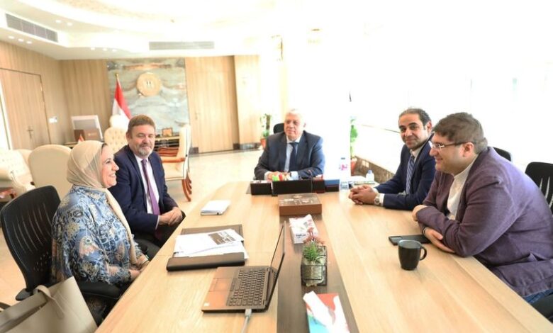 عاشور يستقبل مدير المجلس الثقافي البريطاني لبحث آليات التعاون المُشترك