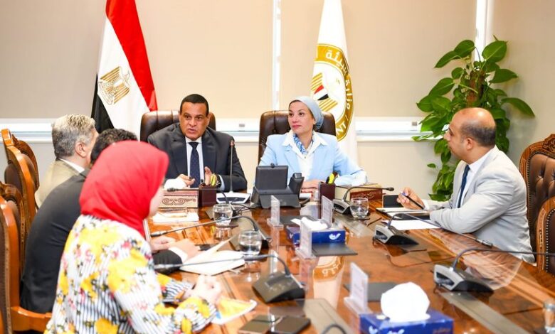 وزيرا البيئة والتنمية المحلية يتابعان منظومة ادارة المخلفات بالمحافظات