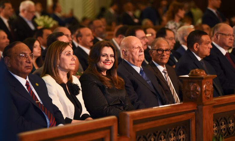 وزيرة الهجرة تشارك في قداس عيد القيامة المجيد بالكاتدرائية المرقسية