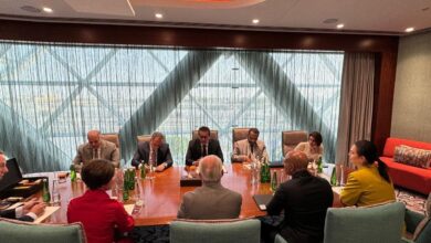 وزير الصحة يبحث مع أسترازنيكا التعاون في دعم مهارات الفرق الطبية