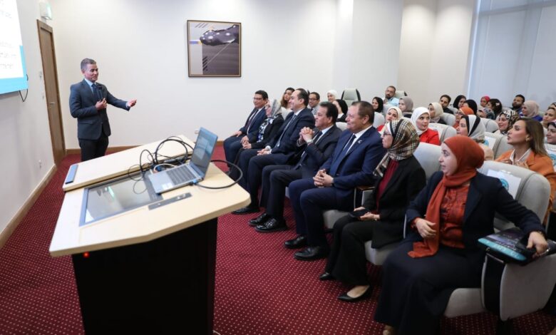 وزير الصحة يشهد تدريب العاملين بالوزارة على توحيد مفاهيم الجودة