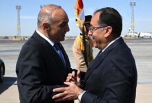 رئيس الوزراء يستقبلُ نظيره الأردني بمطار القاهرة الدولي
