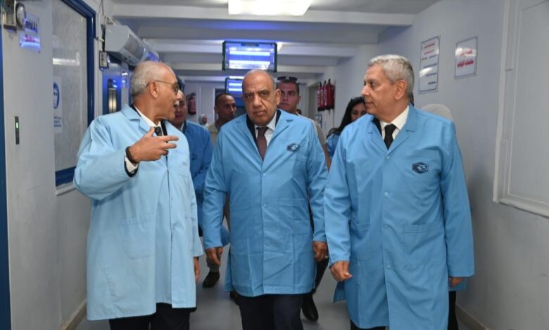 عصمت يتفقد مشروعات تحديث وتطوير خطوط الإنتاج بشركة القاهرة للأدوية
