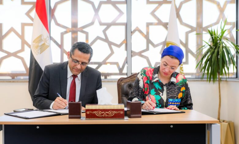ياسمين فؤاد والبلشى يوقعان بروتوكول تعاون لرفع الوعى بالقضايا البيئية