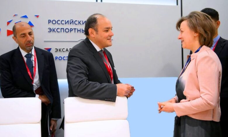 أحمد سمير يلتقي مدير عام مركز التصدير الروسي فى سان بطرسبرج