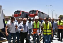 وزير النقل يتفقد محطة أسوان للسكك الحديدية ويتابع تطوير ورشة أسوان