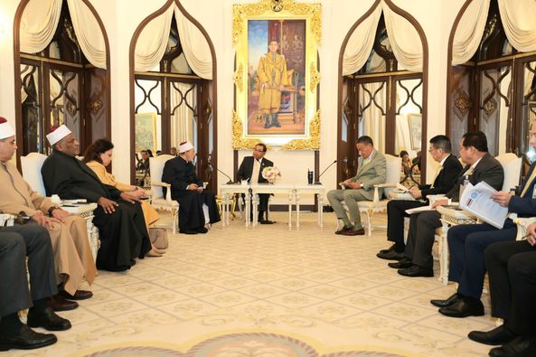 رئيس وزراء تايلاند يستقبل شيخ الأزهر ويؤكِّدان ضرورة الوقف الفوري للعدوان على غزة وإيجاد حلٍّ عادلٍ للقضية الفلسطينية