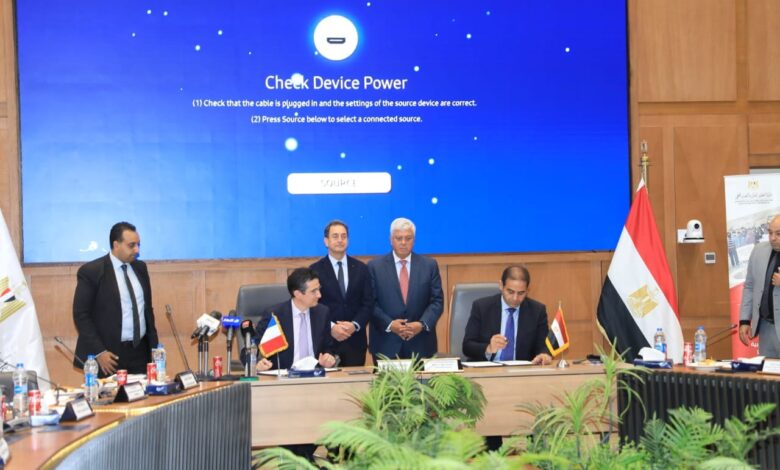 عاشور.. توقيع أضخم اتفاق إطاري للشراكة بين الجامعات المصرية والفرنسية