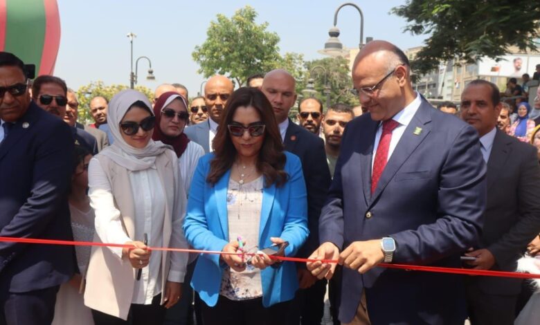 وزيرة التنمية المحلية ومحافظ القليوبية يفتتحان معرضي أيادي مصر وصنع في القليوبية