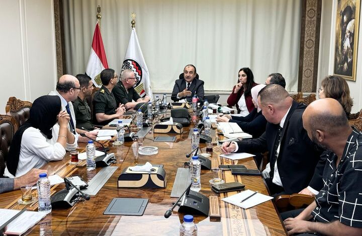 شيمي يتابع مشروع تطوير شركة مصر للغزل والنسيج بكفر الدوار