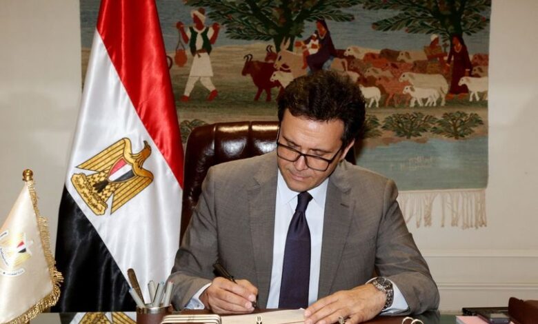 وزير الثقافة يعلن برنامج احتفالات أكتوبر تحت شعار وفرحت مصر