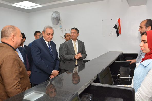 وزير التموين ومحافظ الغربية يتفقدان فرع الشركة العامة لتجارة الجملة بقرية شبشير