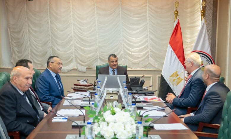 وزير الإنتاج يتابع مستجدات الموقف التنفيذي لمشروع إقامة محطة تحويل المخلفات إلى طاقة كهربائية