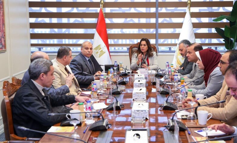 وزيرة التنمية تعقد اجتماعاً لمتابعة الموقف التنفيذي لتطوير المجازر على مستوى الجمهورية
