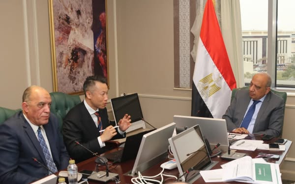 "عصمت" يبحث مع مسئولي شركة ستيت جريد " State Grid " الصينية سبل دعم وتعزيز التعاون فى مجالات الطاقة المتجددة وتطوير الشبكات والتوسع فى أنظمة تخزين الطاقة