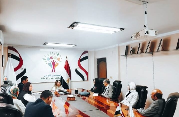 إيمان كريم تعقد لقاءًا مع عدد من الخبراء في مجال الإعاقة للاستفادة من خبراتهم