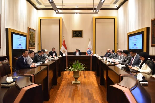 «عبد الغفار» يعقد اجتماعًا بشأن مشروع إنشاء شبكة وطنية متكاملة للباثولوجيا الرقمية