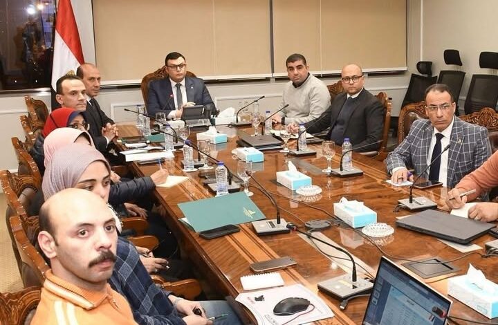 الشربيني يتابع موقف مشروعات الطرق وتطوير الكورنيش بمحافظة الإسكندرية