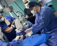 الصحة خبير عالمي في جراحة العيون يُجري عمليات مجانية بمستشفى رمد إمبابة