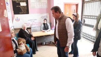 «عبد الغفار» يتفقد مركز طب أسرة عين الصيرة ويوجه برفع كفاءة المركز وتحويل المتغيبين للتحقيق