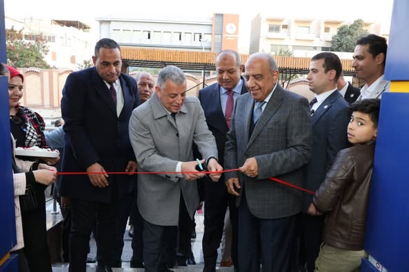 وزير الكهرباء ومحافظ الإسماعيلية يفتتحان مركز البيانات التبادلي ومركز خدمة المستثمرين ومركز الطباعة والإصدار بشركة القناة لتوزيع الكهرباء