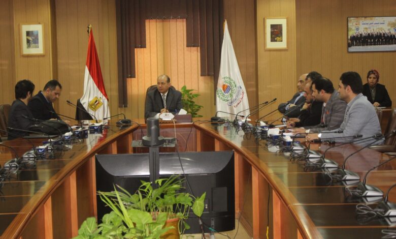 رئيس جامعة المنصورة يعقد اجتماعًا لمتابعة خطة التحول الرقمي بمستشفيات الجامعة