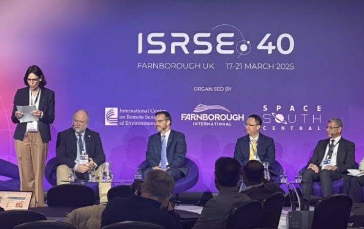 الرئيس التنفيذي لوكالة الفضاء المصرية يشارك في المؤتمر الدولي الأربعين للاستشعار عن بعد للبيئة (ISRSE-40) ويؤكد على دور الشراكات الدولية في تعزيز الاستدامة