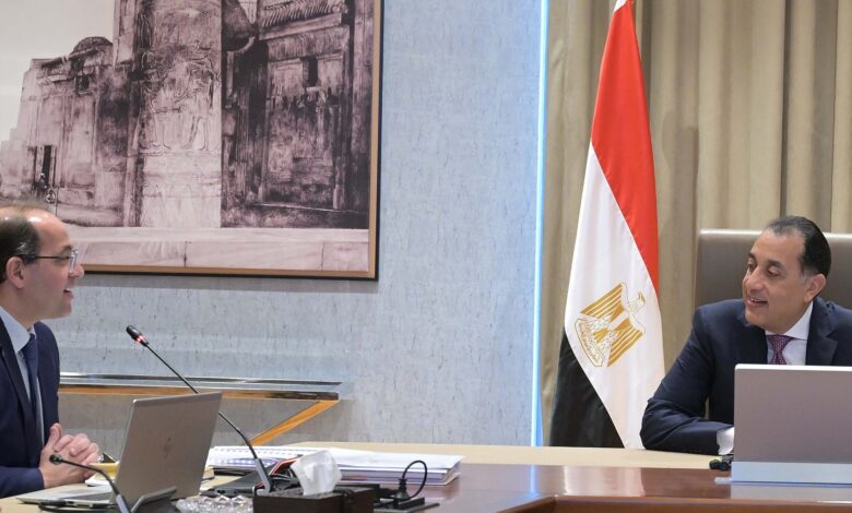 رئيس الوزراء يلتقي وزير المالية لاستعراض عددٍ من مؤشرات الأداء المالي