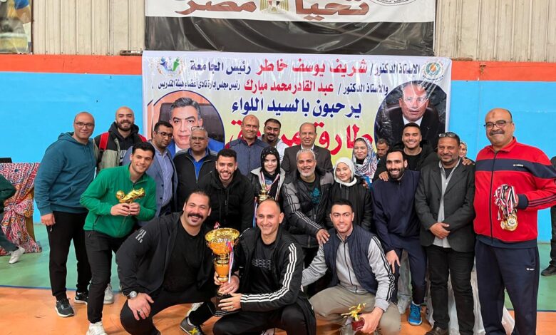رئيس جامعة المنصورة يُكرّم الفائزين في دورة الجامعة الرمضانية