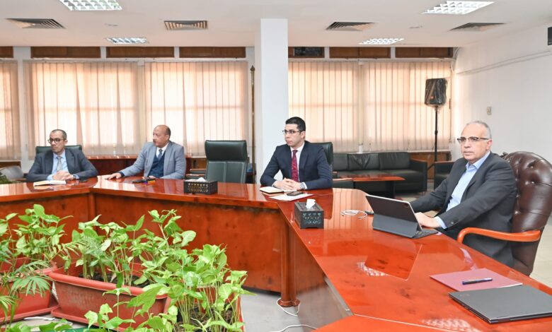 سويلم يتابع أعمال وأنشطة مركز تنمية الموارد المائية بقطاع شئون مياه النيل