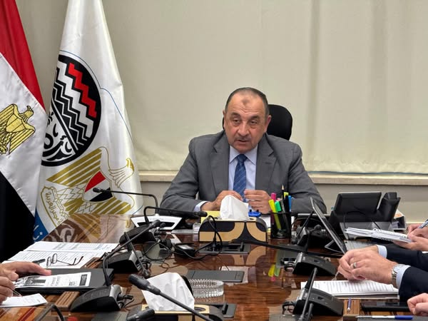 شيمي يعقد اجتماعًا لمتابعة إجراءات الاستغلال الأمثل لمبنى "قصر القطن" بالإسكندرية