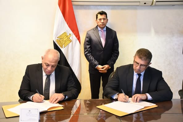 صبحي يشهد مراسم توقيع بروتوكول تعاون مع هيئة تنمية الصعيد التابعة لرئاسة مجلس الوزراء