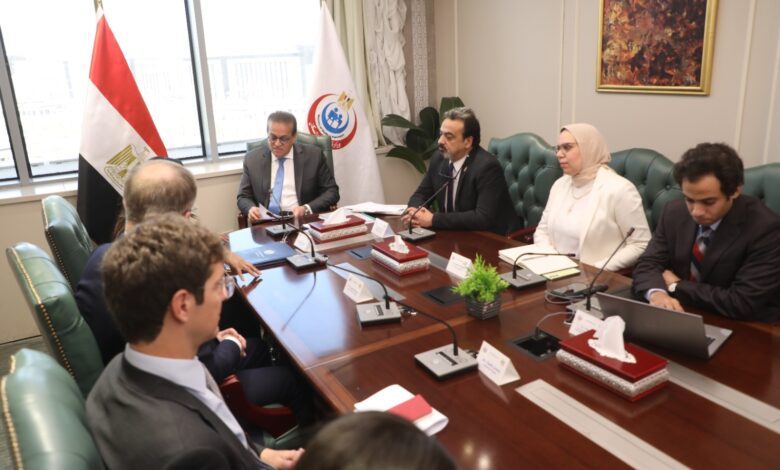 مصر والمملكة المتحدة تبحثان تعزيز التعاون الصحي ودعم غزة