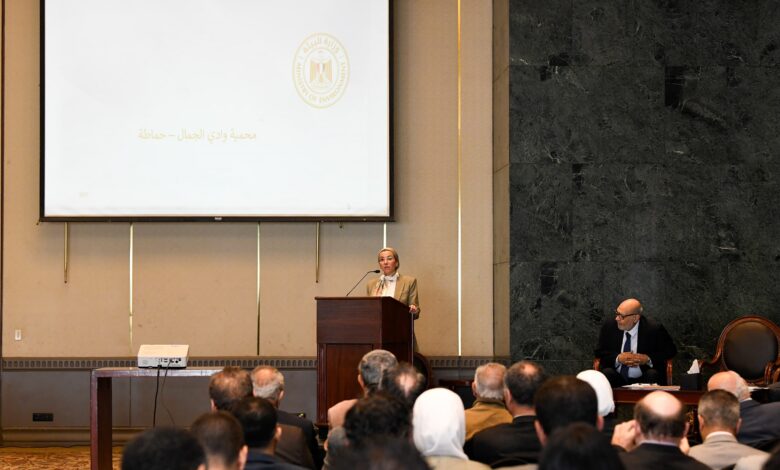 وزيرة البيئة تؤكد: لا وجود لإنشاءات خرسانية مثل فندق أو سور بمنطقة حنكوراب