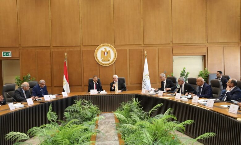 وزير التعليم العالي يترأس اجتماع مجلس أمناء جامعة الزقازيق الأهلية