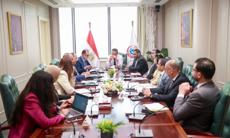 وزير الصحة يبحث ترشيد استهلاك السكر للحد من الأمراض المزمنة