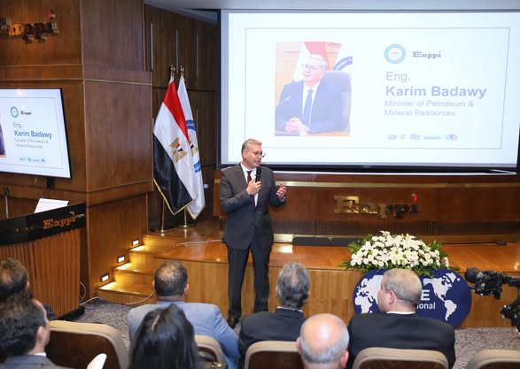 وزير البترول: الشباب هم القوة الدافعة نحو مستقبل مشرق