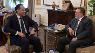 رئيس الوزراء يلتقي محافظ البنك المركزي لمتابعة عدد من الملفات