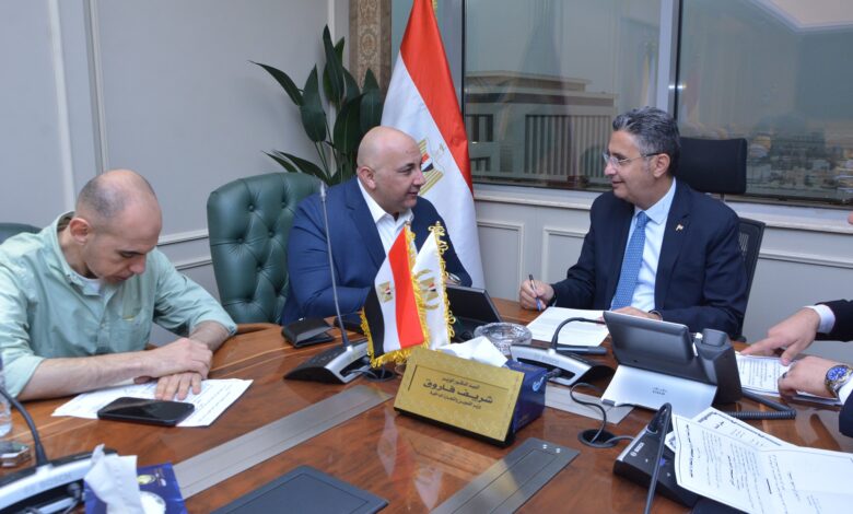 وزير التموين والتجارة الداخلية يلتقي بعدد من السادة أعضاء مجلسي النواب والشيوخ