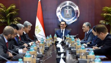 «الخطيب» يلتقي رئيس مجلس إدارة شركة يازاكي اليابانية لأوروبا والشرق الأوسط وأفريقيا لاستعراض مشروع الشركة في السوق المصري