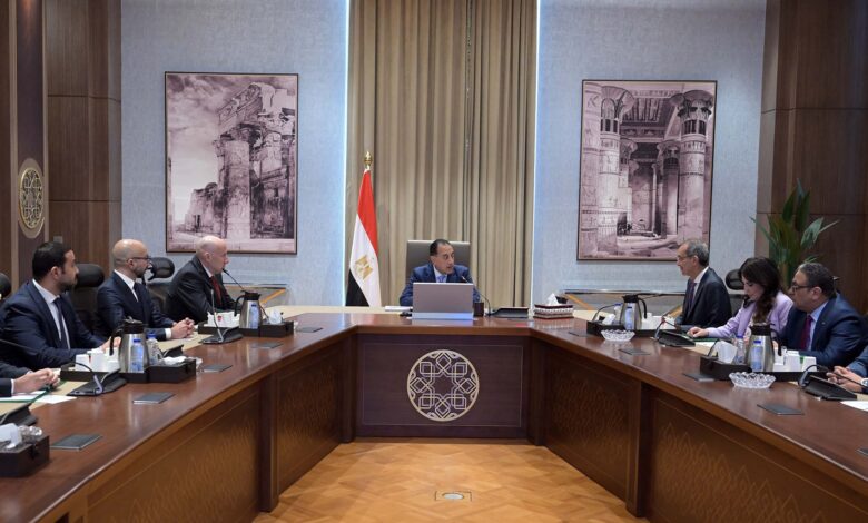 رئيس الوزراء يلتقي رئيس مجلس إدارة مجموعة "4iG" المجرية لمتابعة سبل التعاون المشتركة