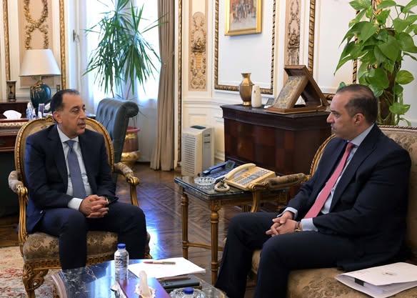 رئيس الوزراء يستعرض عددا من الملفات المهمة لمناقشتها عبر آلية "الحوار الوطني"