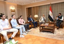 صبحي يُكرم أبطال منتخب سلاح السيف بعد فوزه بذهبية بطولة العالم