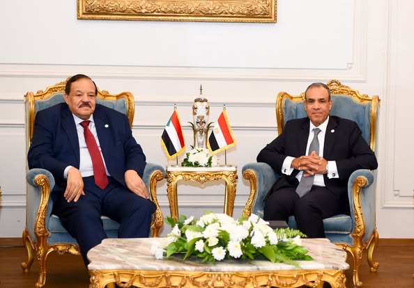 عبد العاطي يستقبل وزير خارجية السودان على هامش المؤتمر الوزاري لعملية الخرطوم